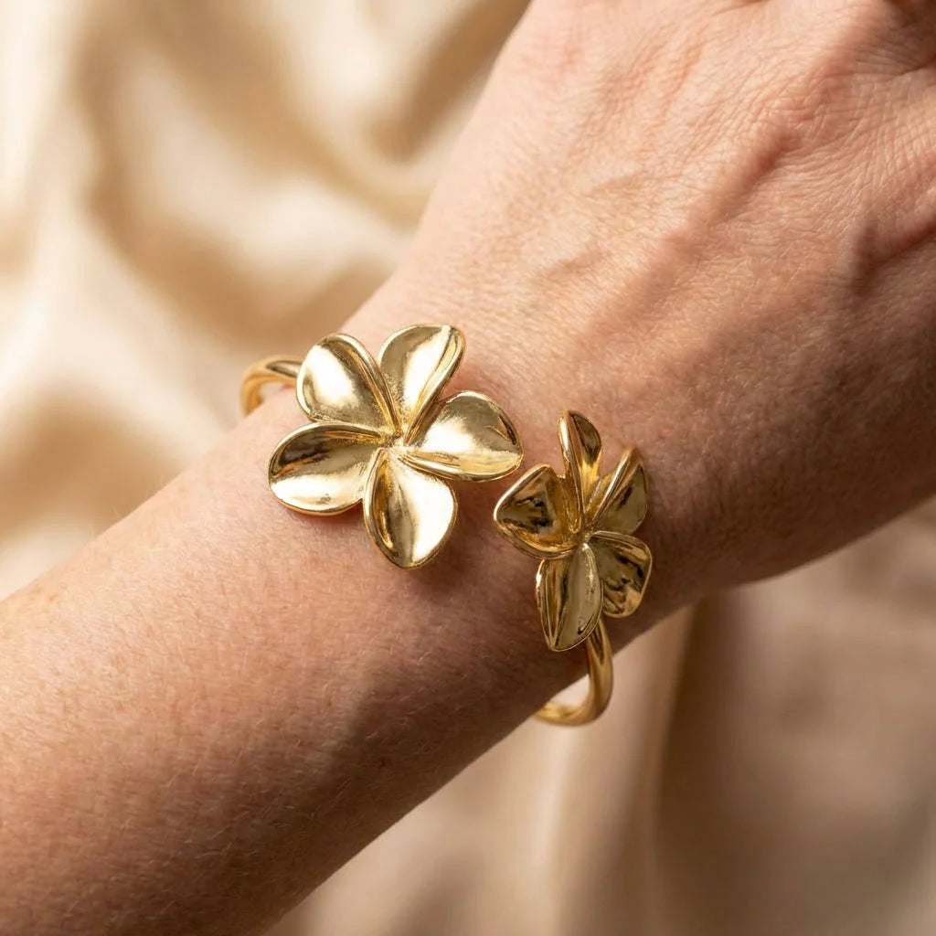 Elegant Gold Flower