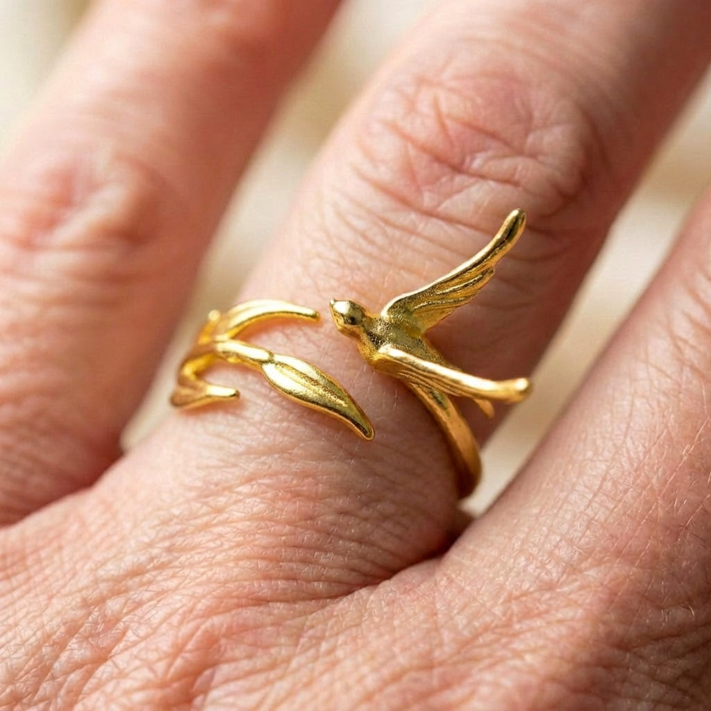 Elegant Gold Swallow Ring