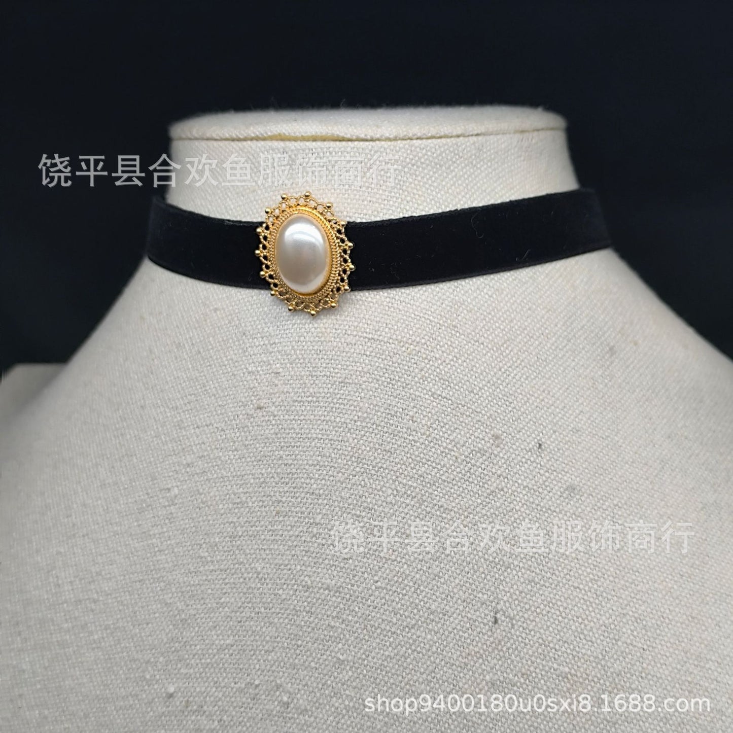 Elegant Pearl Choker Necklace