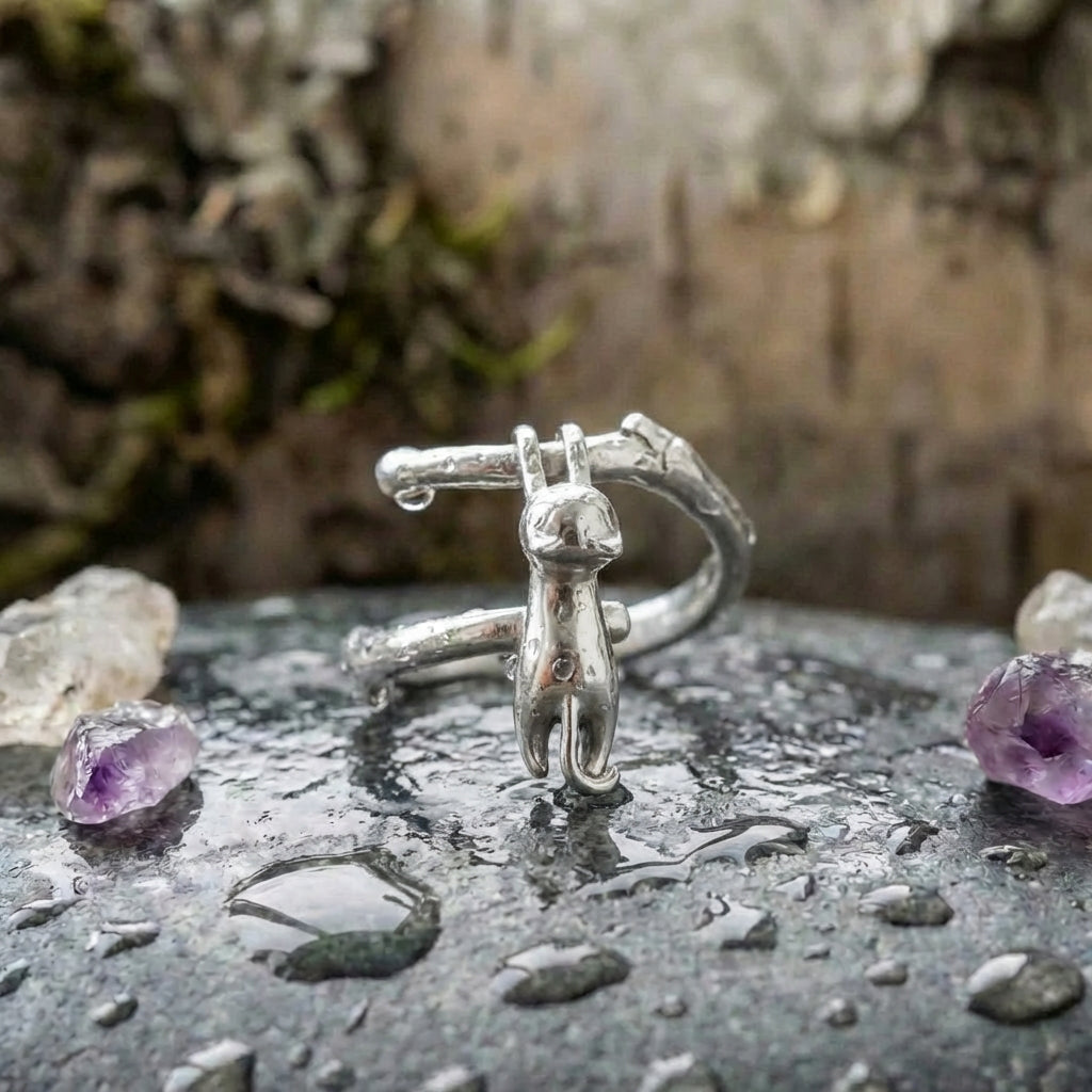 Elegant Silver Cat Ring