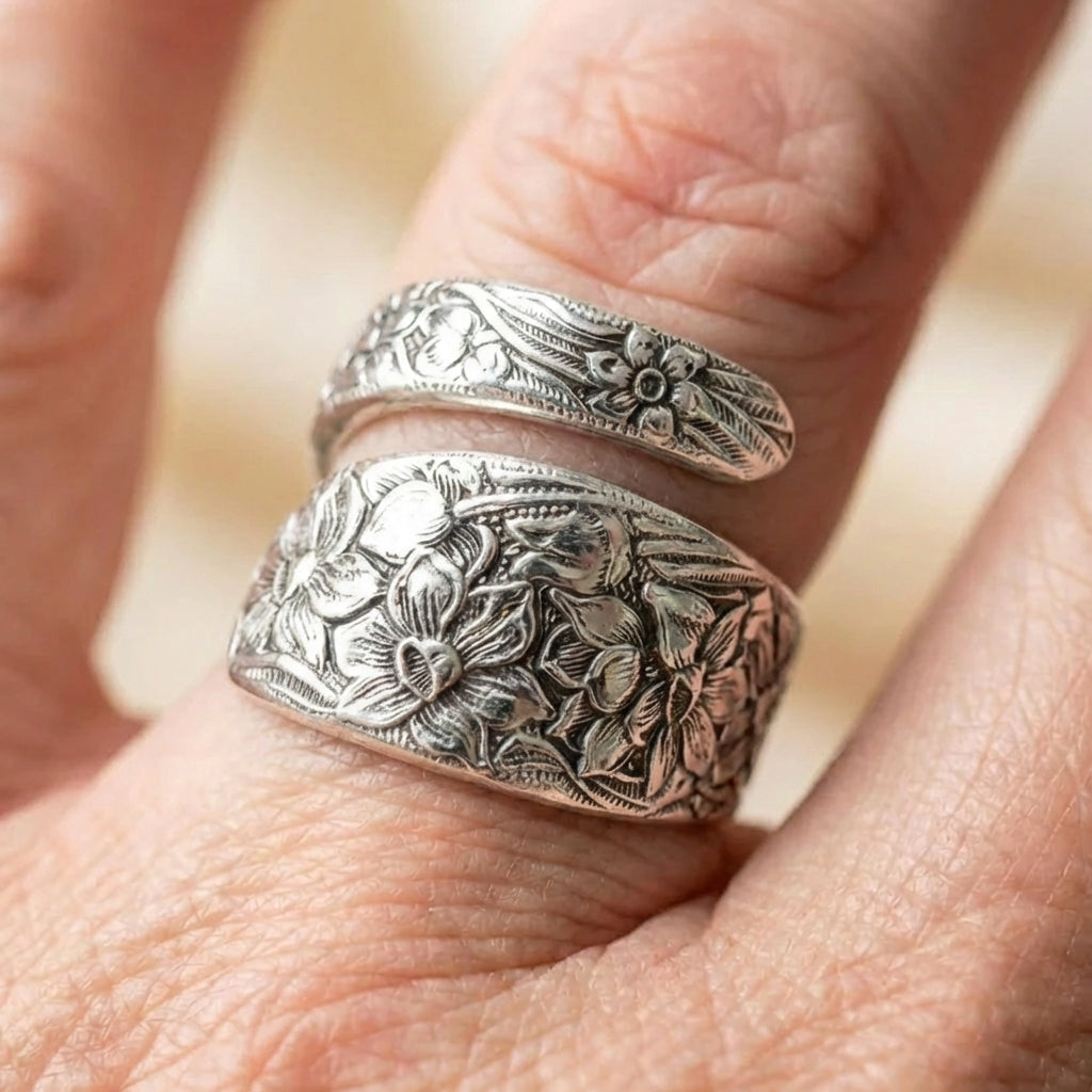 Vintage Lily Flower Ring