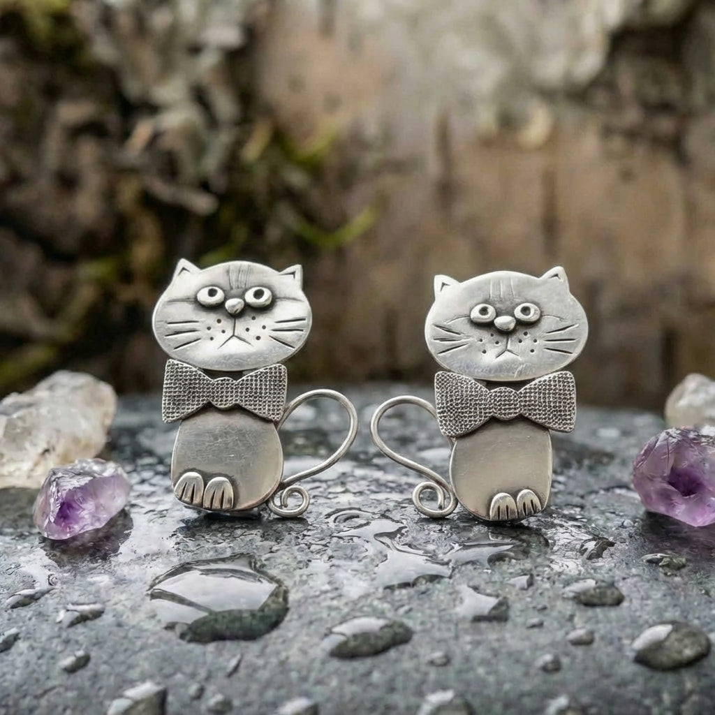 Vintage Cat Bow Earrings