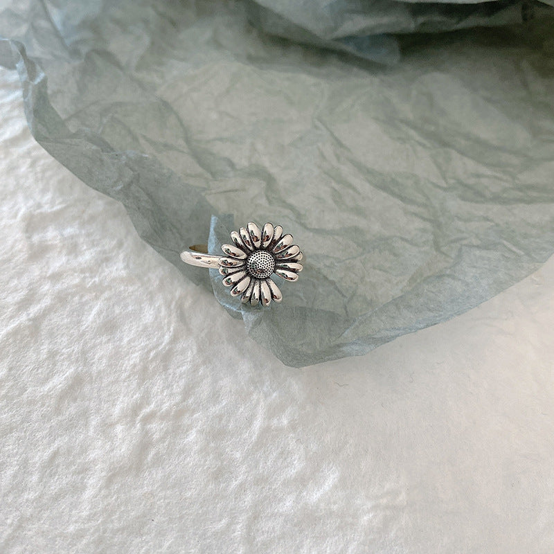 Vintage Daisy Ring