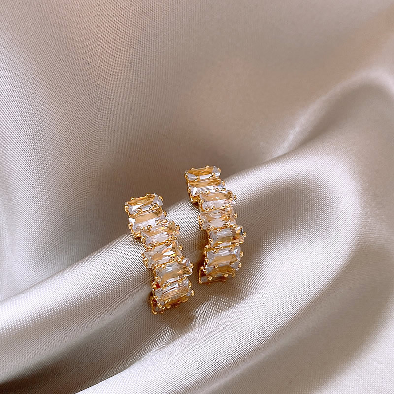 Elegant Earrings With Zirconia In Gold