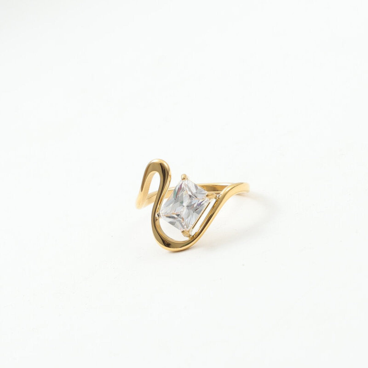 Wavy Pink Crystal Gold Ring