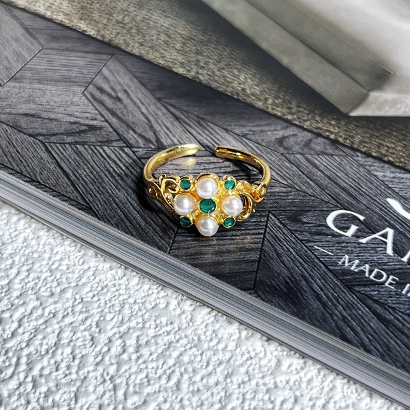 Vintage Pearl Flower Ring