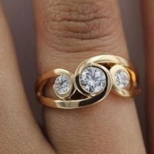 Zirconia Wavy Trail Gold Ring