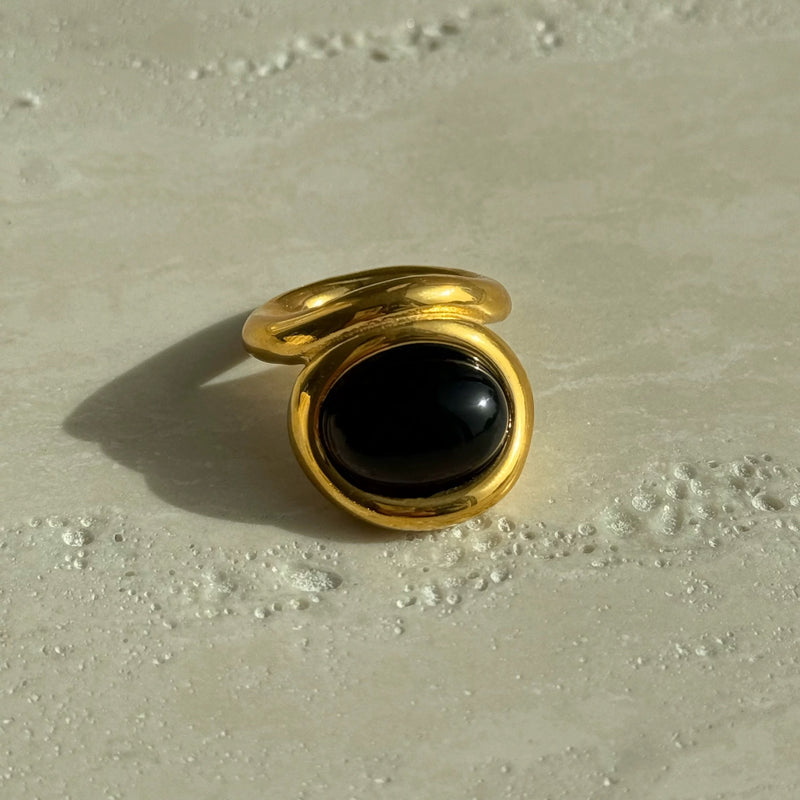 Classic Gold Onyx Ring