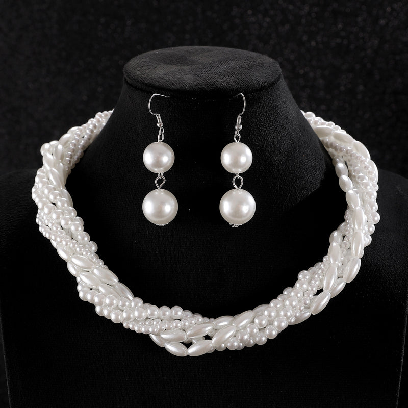 Classic Pearl Necklace