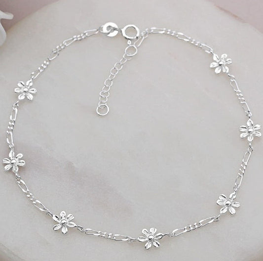 Delicate Daisy Bracelet