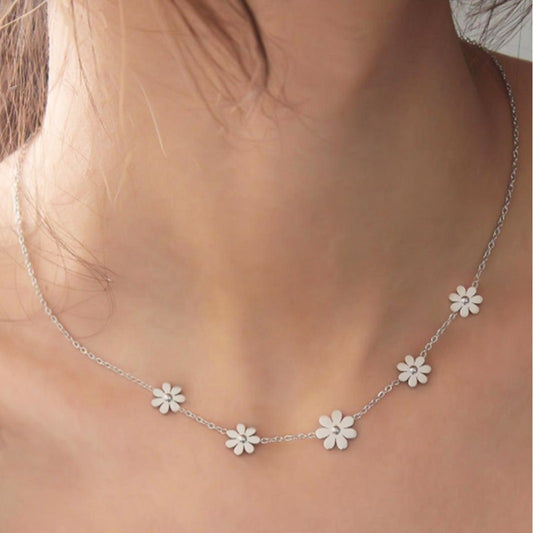 Delicate Daisy Necklace