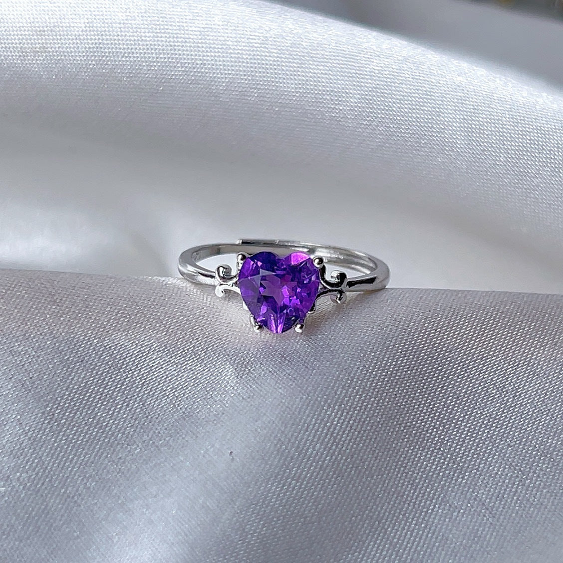 Elegant Amethyst Ring