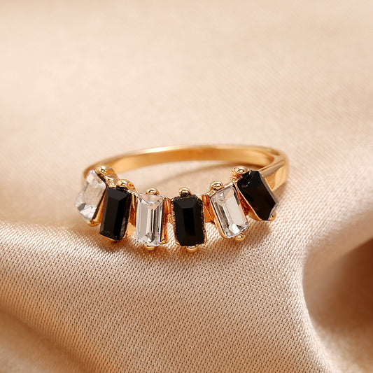 Elegant Black Crystal Ring
