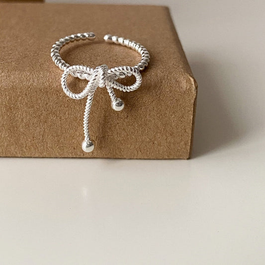 Elegant Bow Ring