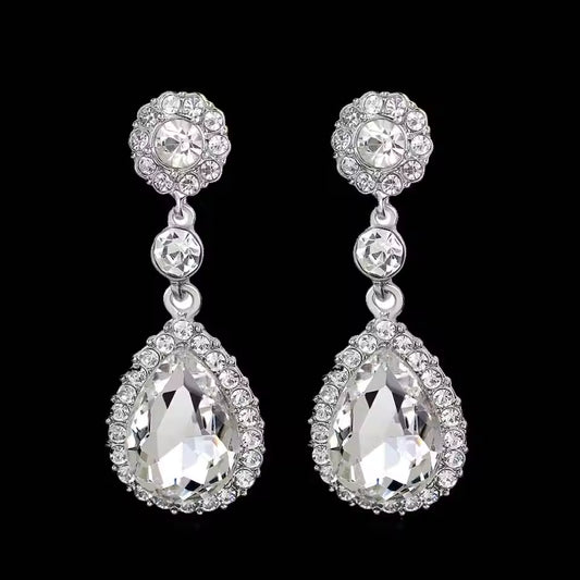 Elegant Crystal Teardrop