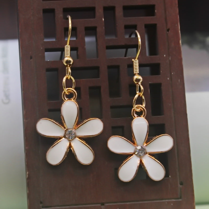 Elegant Daisy Earrings