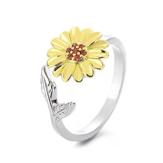 Elegant Daisy Ring
