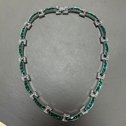 Elegant Emerald Diamond Necklace