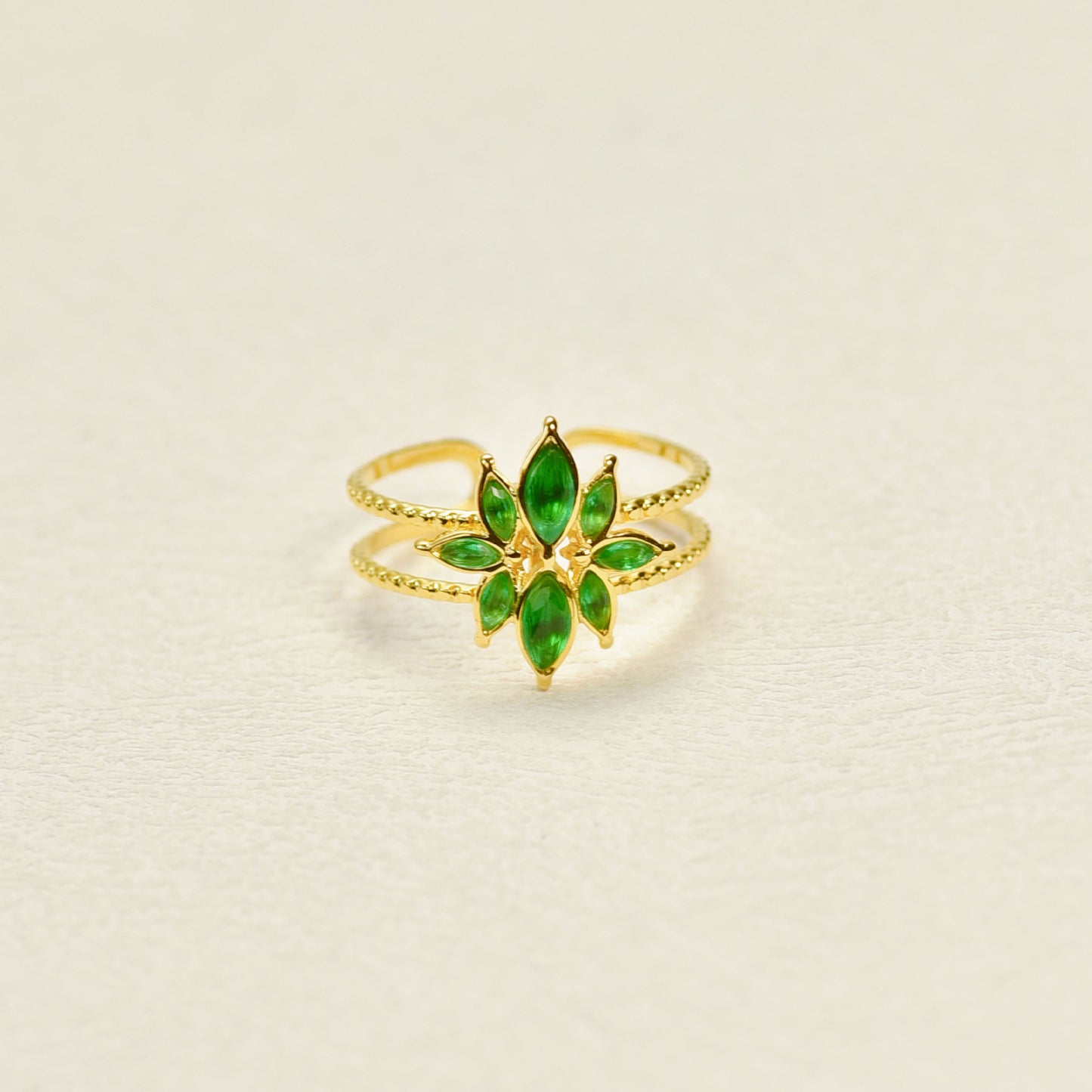 Elegant Emerald Flower Ring