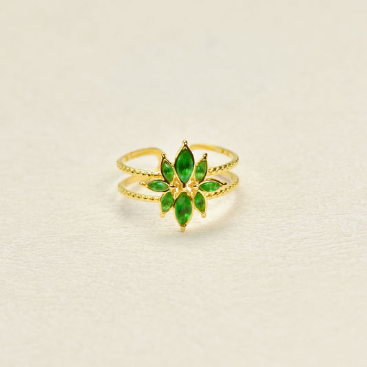 Elegant Emerald Flower Ring
