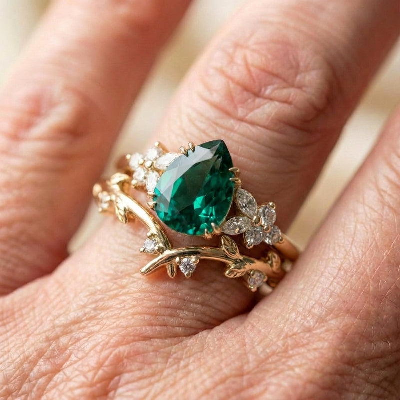 Elegant Emerald Leaf Ring