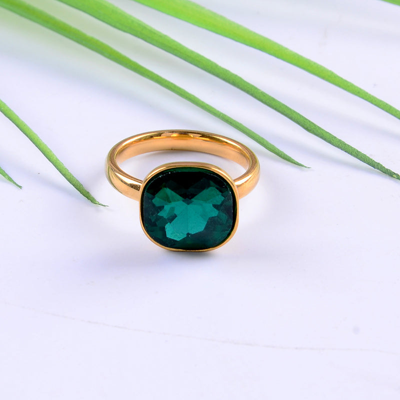 Elegant Emerald Ring