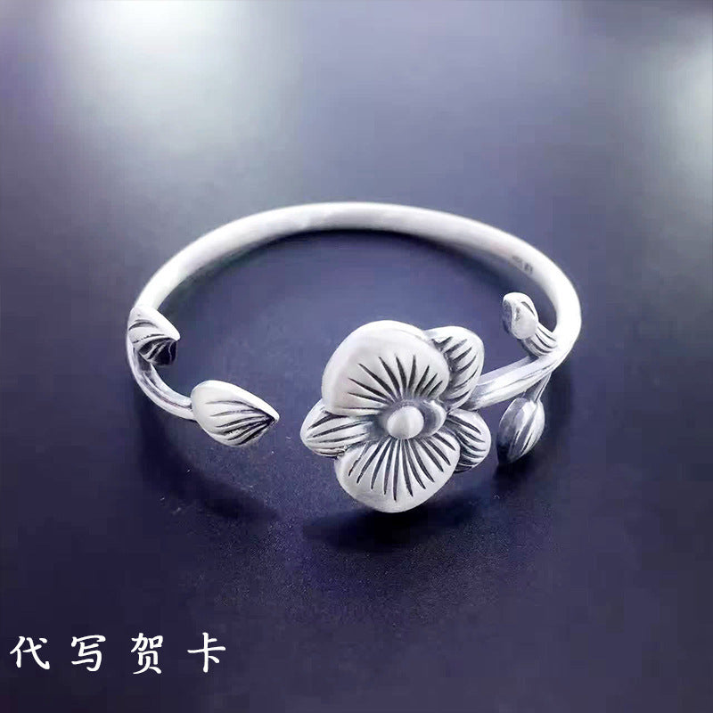 Elegant Floral Bracelet