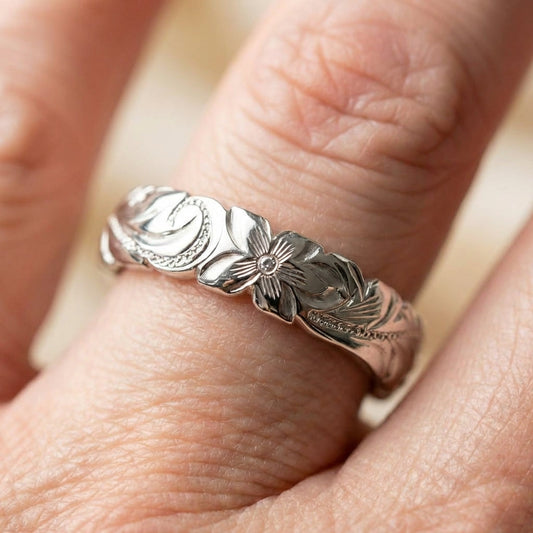Elegant Floral Silver Ring