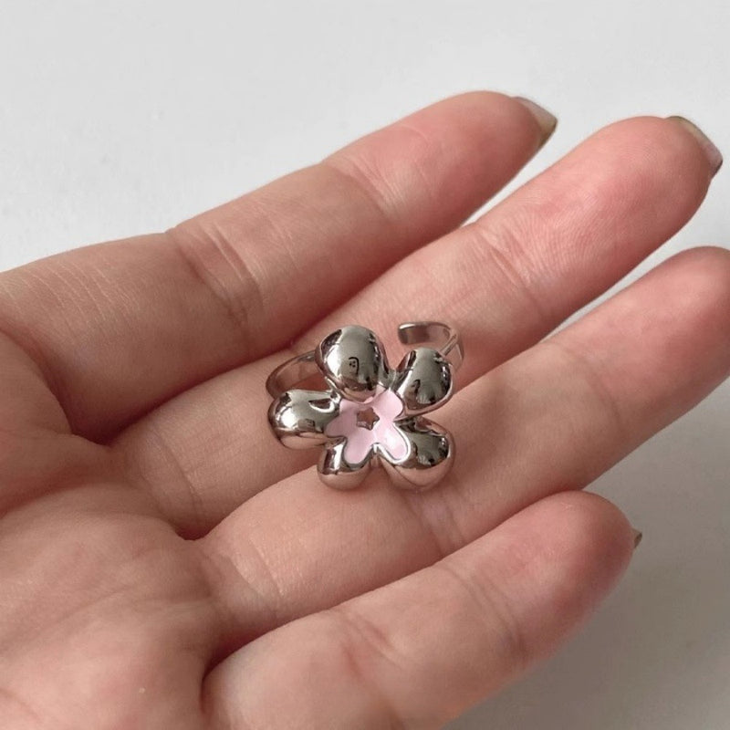 Elegant Flower Ring