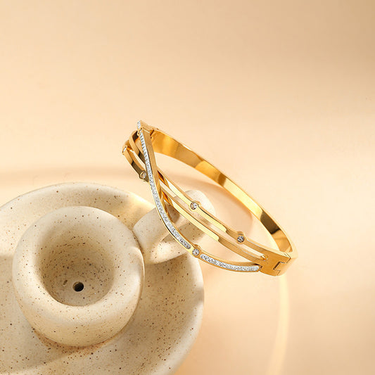 Elegant Gold Bracelet