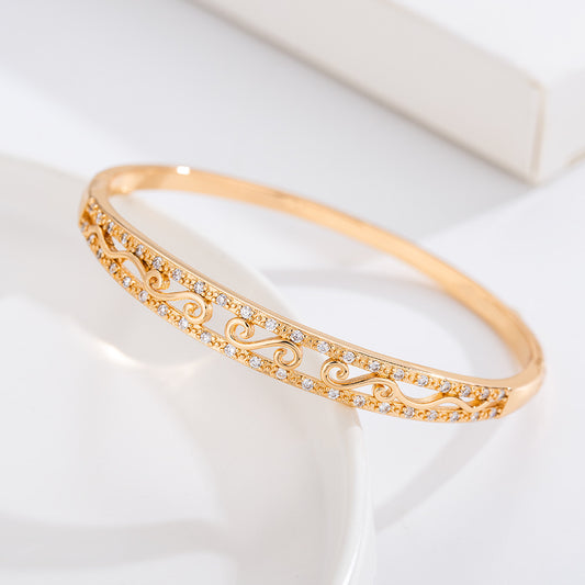 Elegant Gold Bracelet