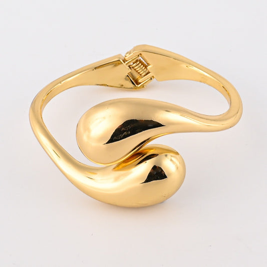 Elegant Gold Bracelet