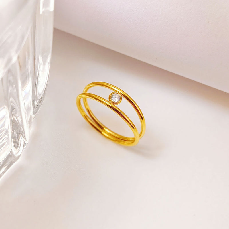 Elegant Gold Diamond Ring