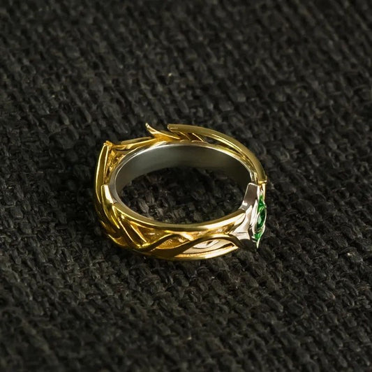 Elegant Gold Emerald Ring