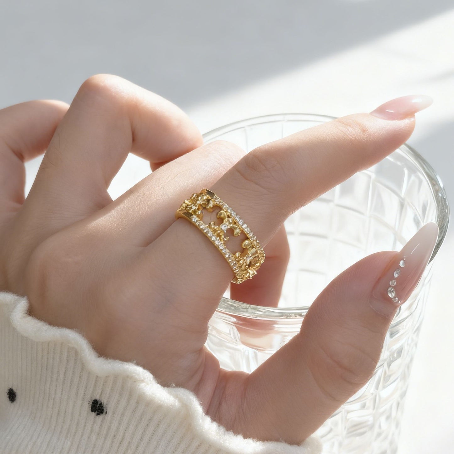 Elegant Gold Filigree Ring
