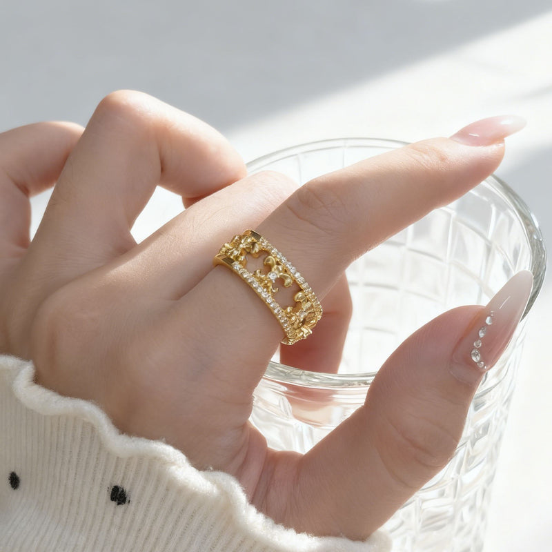 Elegant Gold Filigree Ring