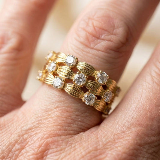 Elegant Gold Twist Ring