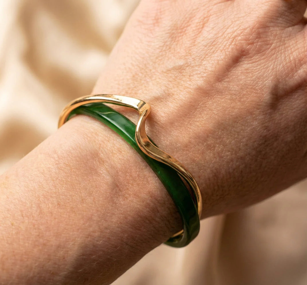 Elegant Green Shell