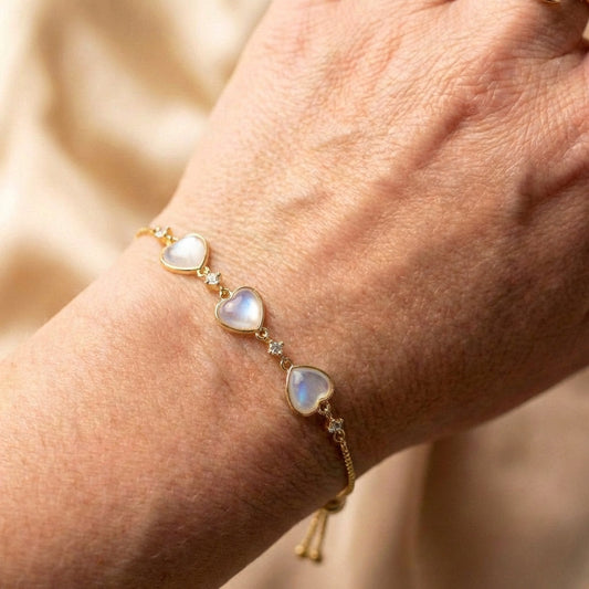 Elegant Heart Gold Bracelet