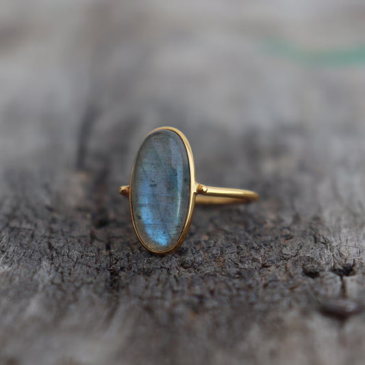 Elegant Labradorite Ring