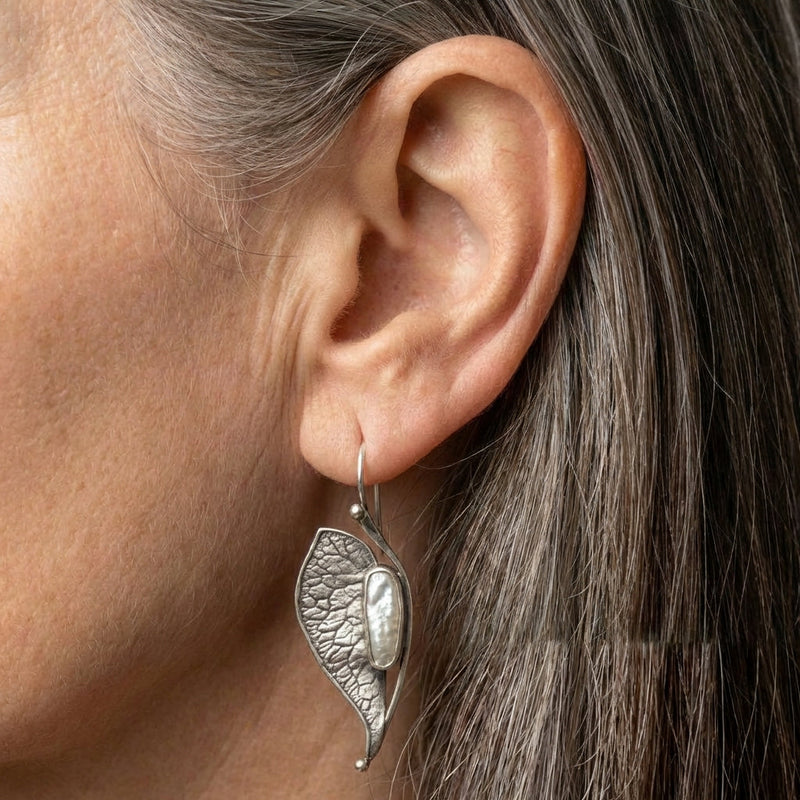 Elegant Leaf Pearl Earrings