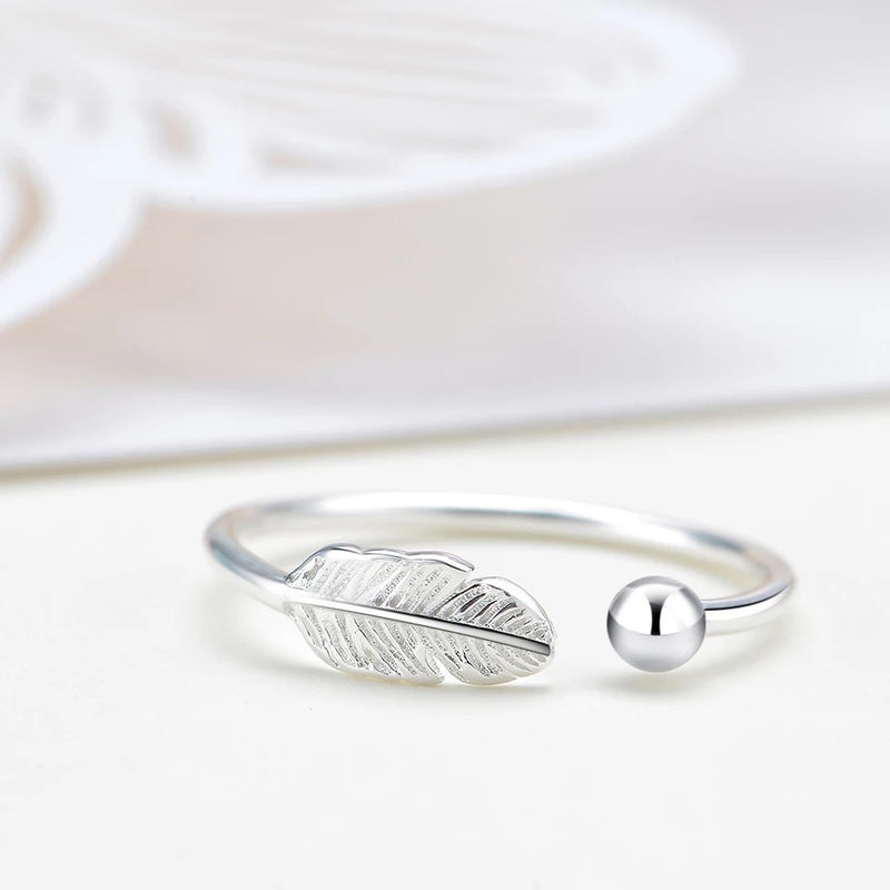 Elegant Leaf Pearl Ring