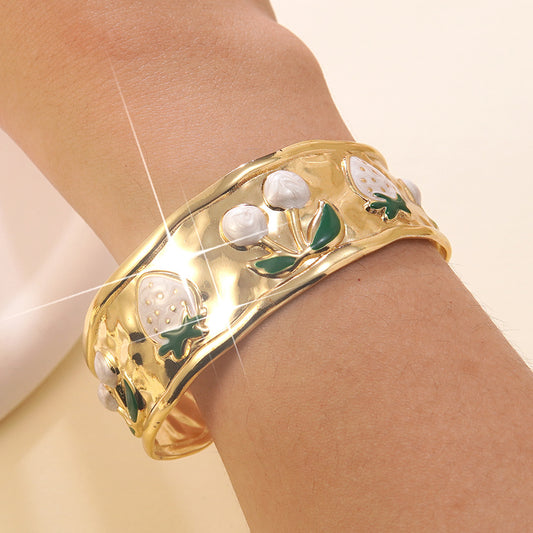 Elegant Pearl Bracelet