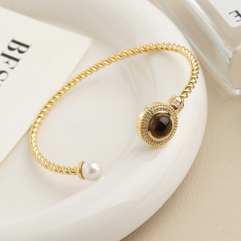 Elegant Pearl Bracelet