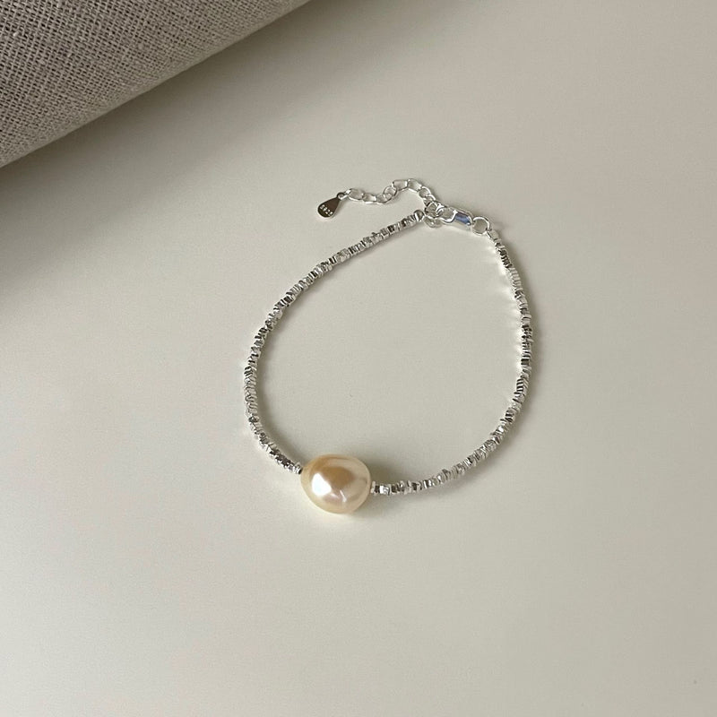 Elegant Pearl Bracelet
