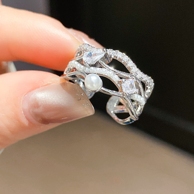 Elegant Pearl Diamond Ring