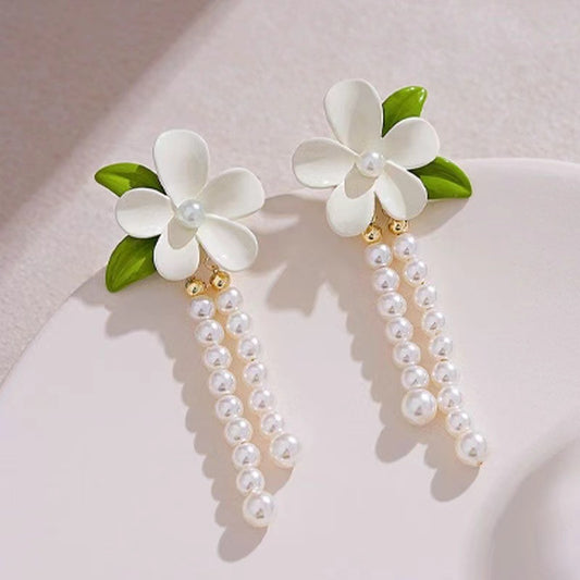 Elegant Pearl Flower Earrings