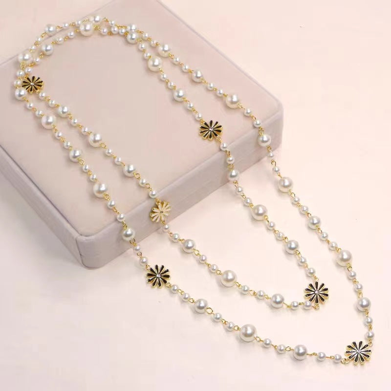 Elegant Pearl Flower Necklace