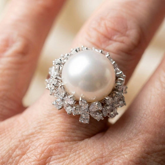 Elegant Pearl Flower Ring
