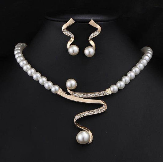 Elegant Pearl Necklace